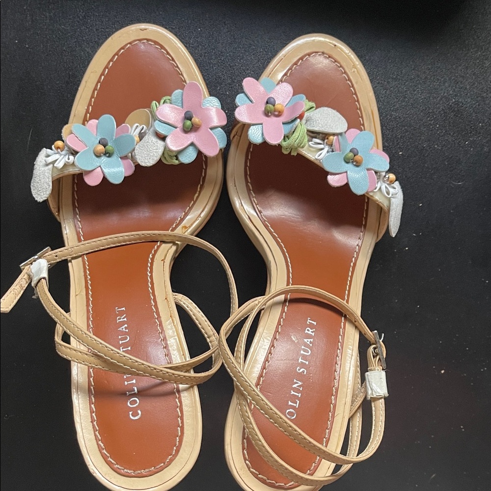 Colin Stuart Tan Heels with Floral Embellishments - Picture 5 of 7